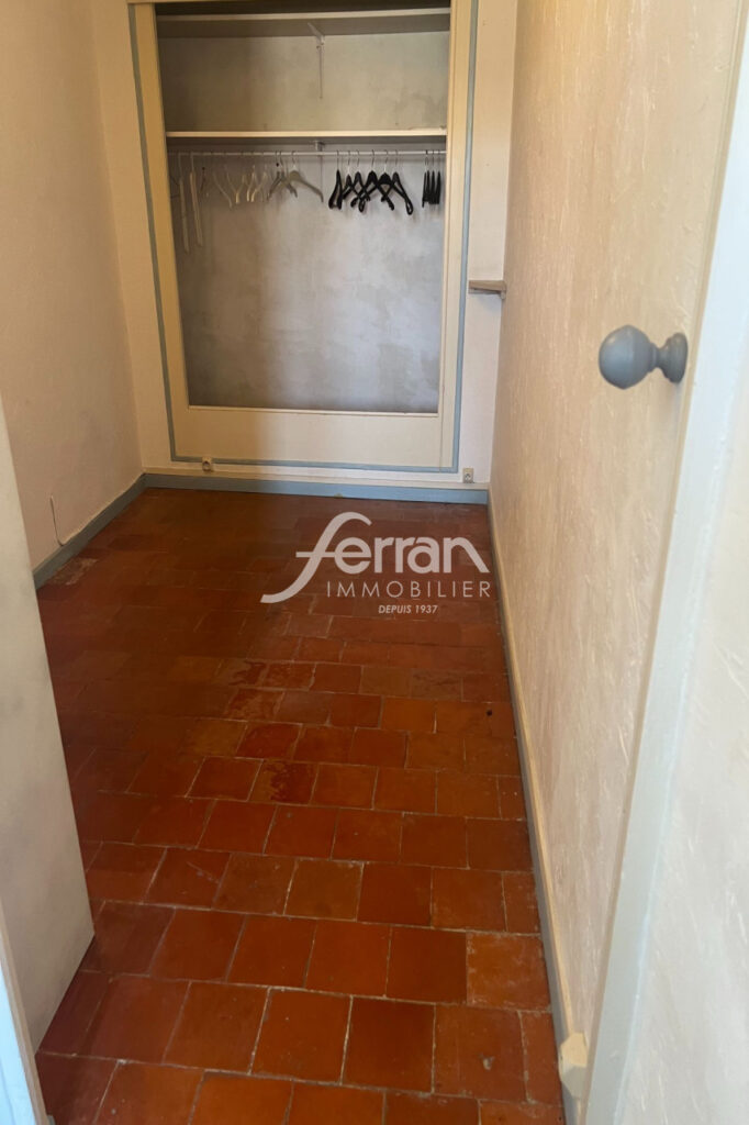 Trans-en-Provence, T3 de 78 m2 en centre ville. – 3 pièces – 2 chambres – 78.22 m²