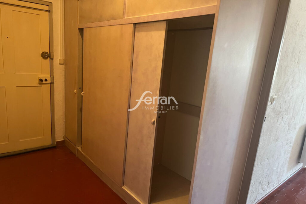 Trans-en-Provence, T3 de 78 m2 en centre ville. – 3 pièces – 2 chambres – 78.22 m²