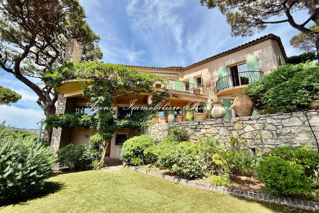 vente villa 7 Pièce(s) – 7 pièces – 5 chambres – 230.00 m²