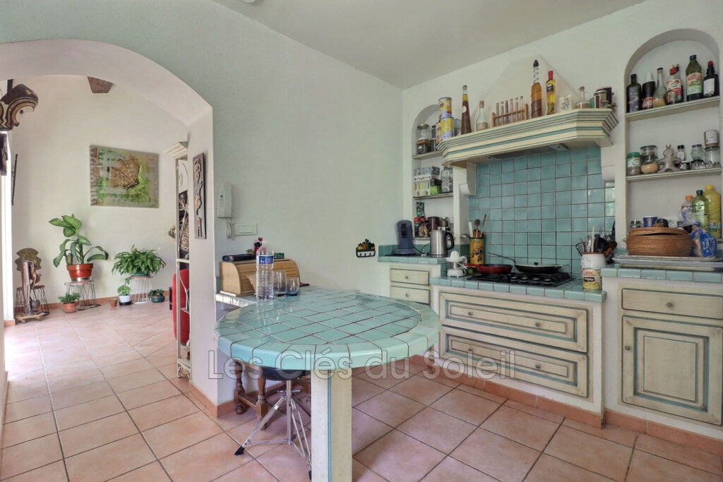 Belle Maison néo-provençale de 110 m² environ de plain-pied su – 5 pièces – 4 chambres – 150.00 m²