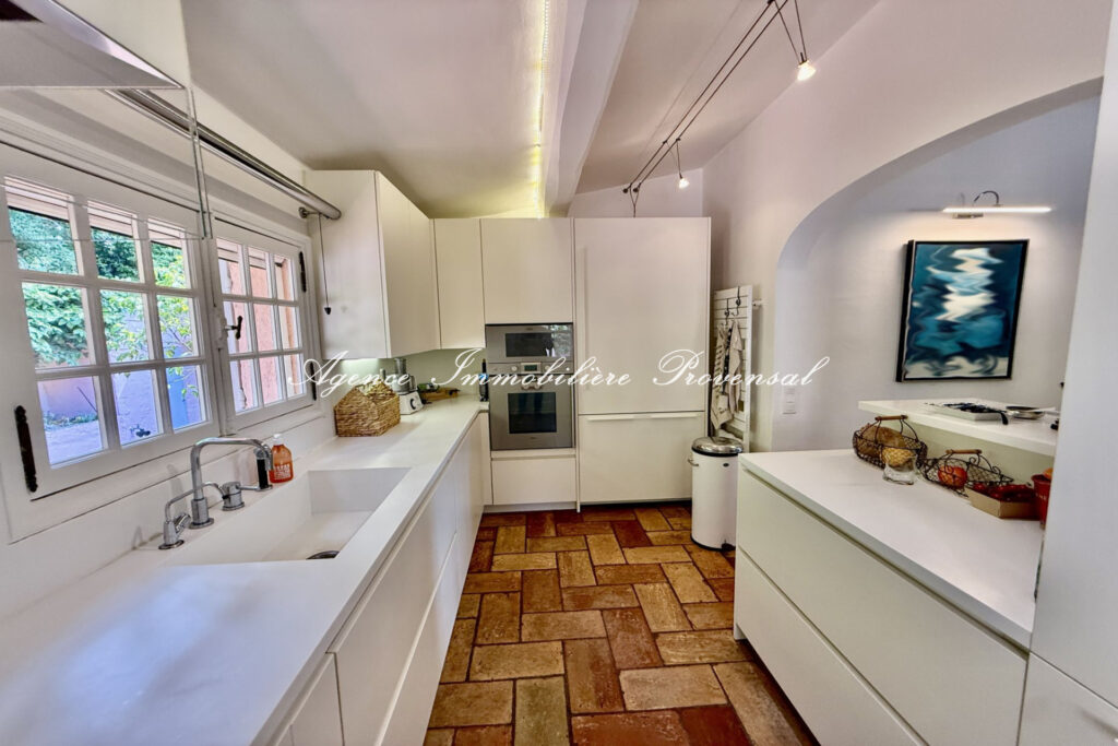 vente villa provençale 7 Pièce(s) – 7 pièces – 5 chambres – 200.00 m²