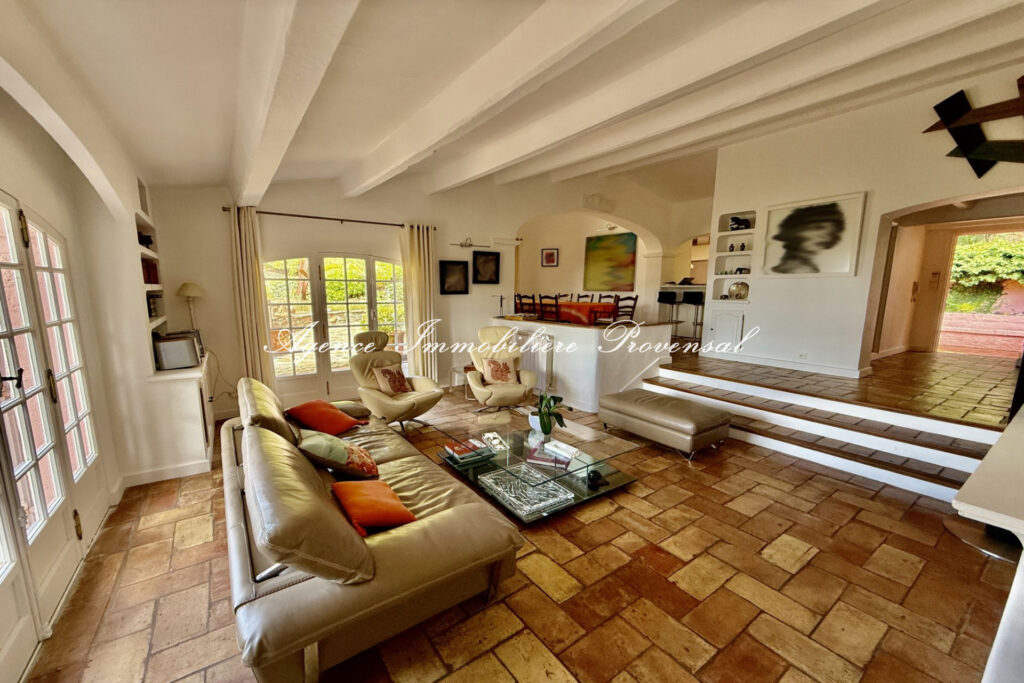 vente villa provençale 7 Pièce(s) – 7 pièces – 5 chambres – 200.00 m²
