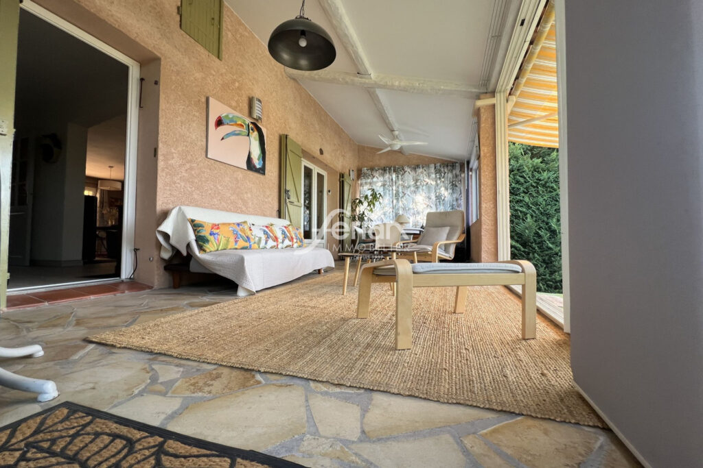 A Trans-en-Provence, maison 140 m2 avec piscine et garage. – 5 pièces – 3 chambres – 130.00 m²