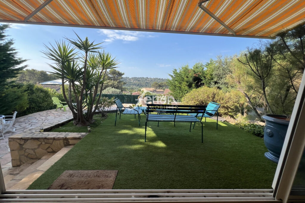 A Trans-en-Provence, maison 140 m2 avec piscine et garage. – 5 pièces – 3 chambres – 130.00 m²