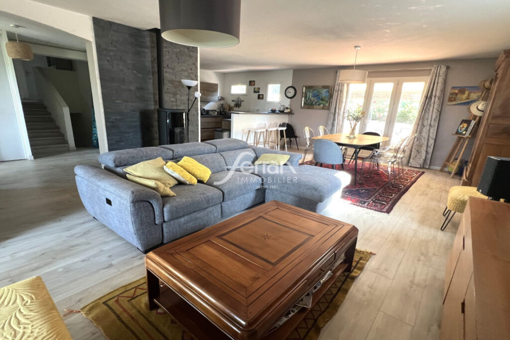 A Trans-en-Provence, maison 140 m2 avec piscine et garage. – 5 pièces – 3 chambres – 130.00 m²