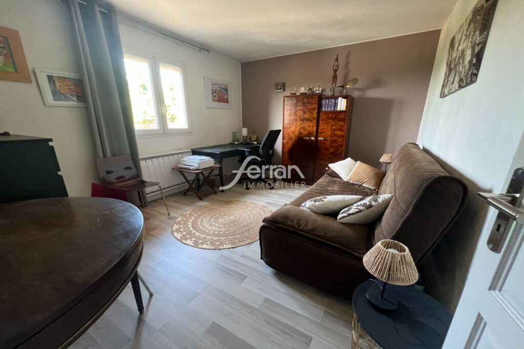 A Trans-en-Provence, maison 140 m2 avec piscine et garage. – 5 pièces – 3 chambres – 130.00 m²