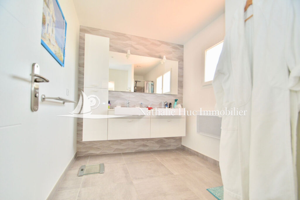 vente maison 4 Pièce(s) – 4 pièces – 3 chambres – 131.20 m²