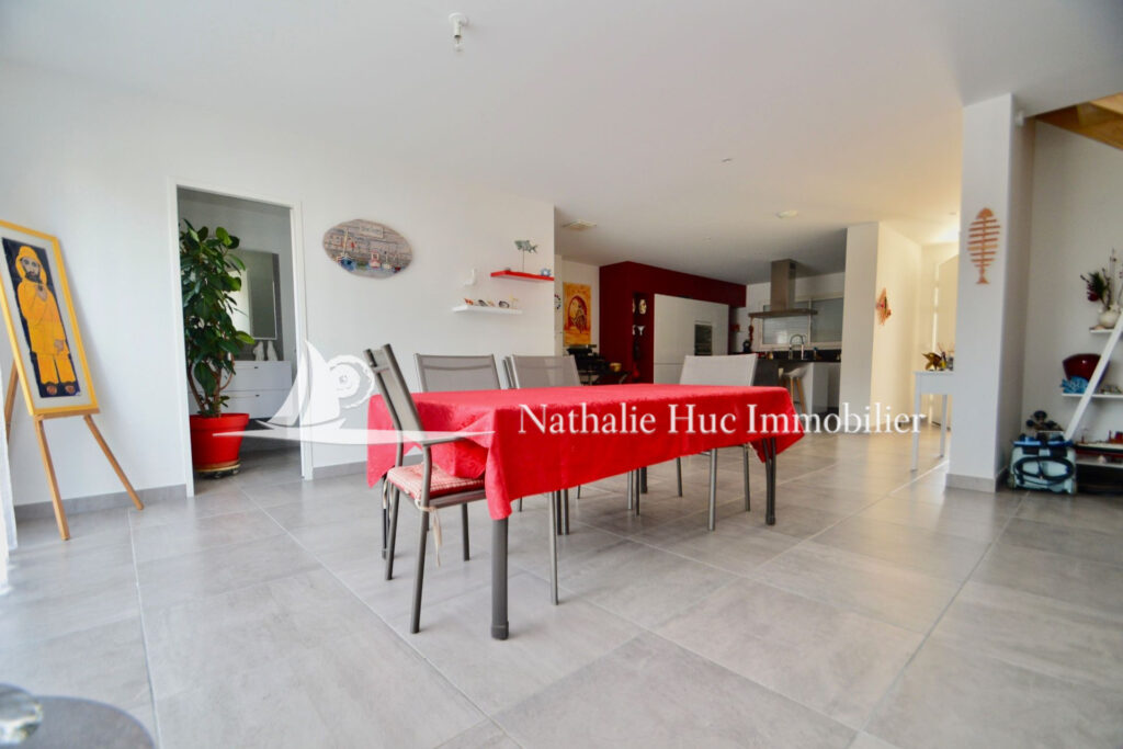 vente maison 4 Pièce(s) – 4 pièces – 3 chambres – 131.20 m²