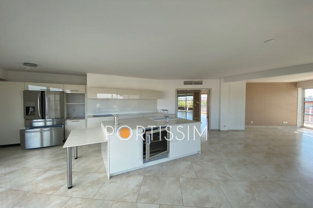 Cagnes sur Mer : Villa sur toit 4 pièces 107m² – 4 pièces – 3 chambres – 107.03 m²