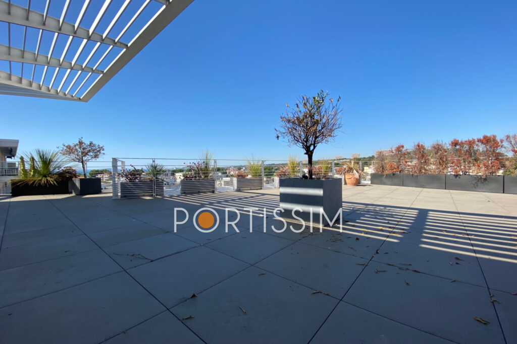 Cagnes sur Mer : Villa sur toit 4 pièces 107m² – 4 pièces – 3 chambres – 107.03 m²