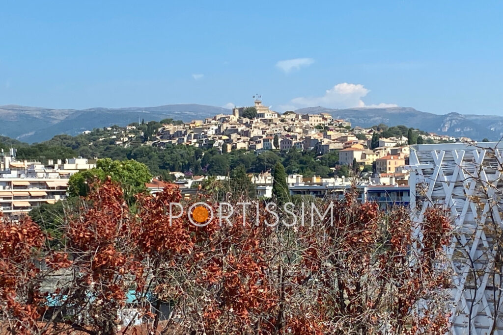 Cagnes sur Mer : Villa sur toit 4 pièces 107m² – 4 pièces – 3 chambres – 107.03 m²