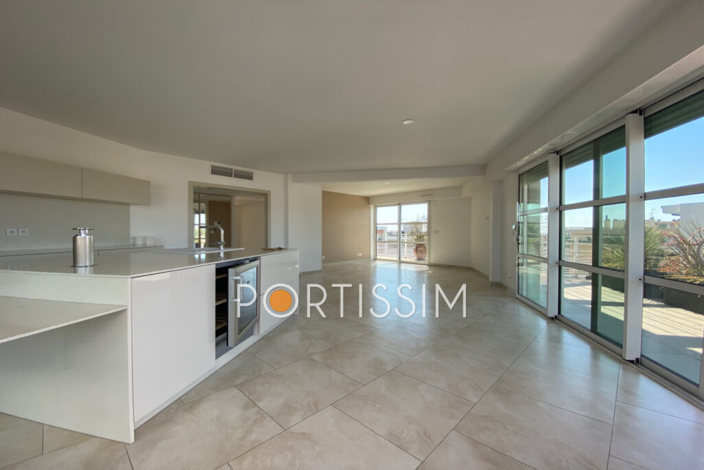 Cagnes sur Mer : Villa sur toit 4 pièces 107m² – 4 pièces – 3 chambres – 107.03 m²