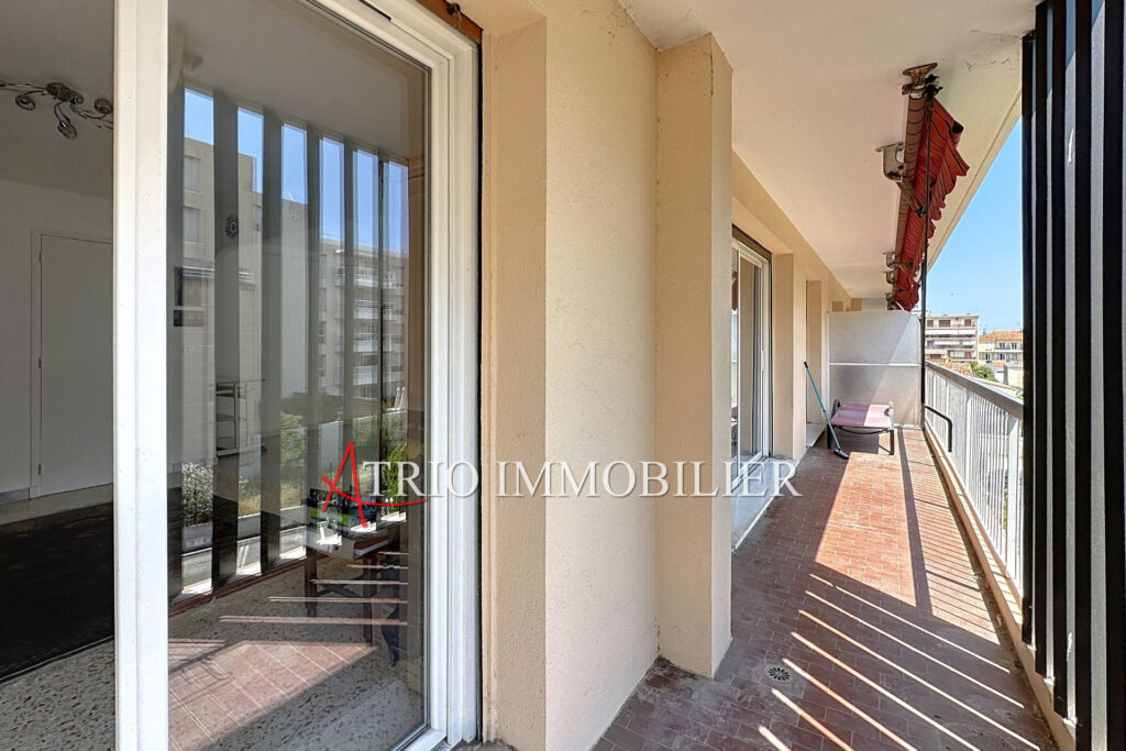 Dans le secteur de Tzanck, dans une belle résidence bien tenue – 3 pièces – 2 chambres – 76.00 m²