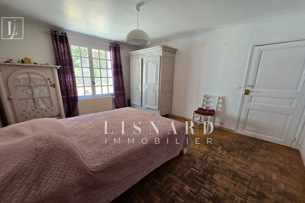 vente maison 6 Pièce(s) – 6 pièces – 4 chambres – 240.00 m²