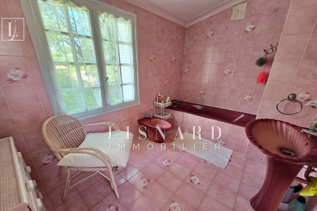 vente maison 6 Pièce(s) – 6 pièces – 4 chambres – 240.00 m²