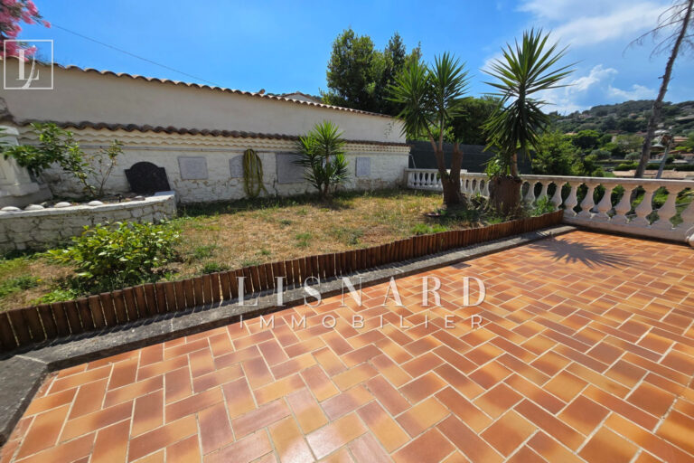 vente maison 6 Pièce(s) – 6 pièces – 4 chambres – 240.00 m²