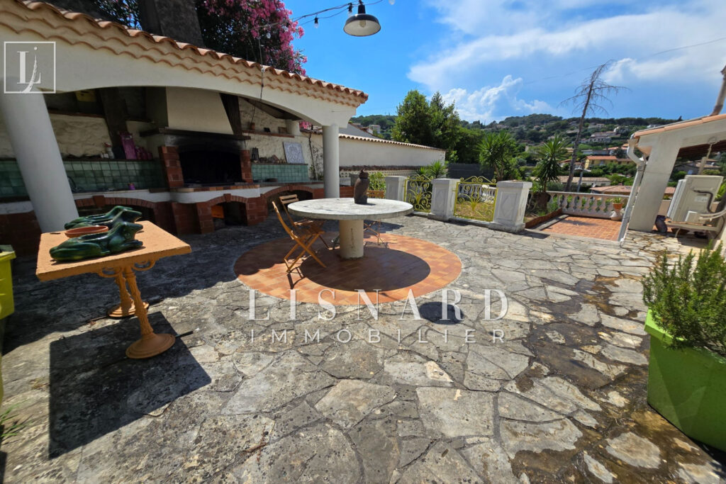 vente maison 6 Pièce(s) – 6 pièces – 4 chambres – 240.00 m²