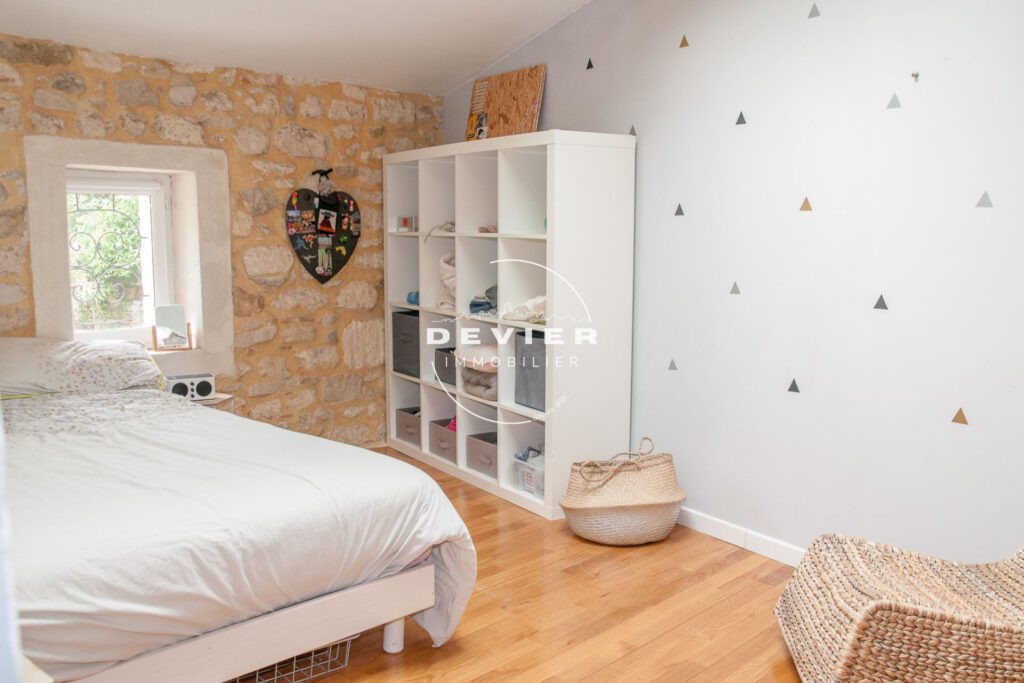 vente maison de caractère 8 Pièce(s) – 8 pièces – 5 chambres – 196.00 m²