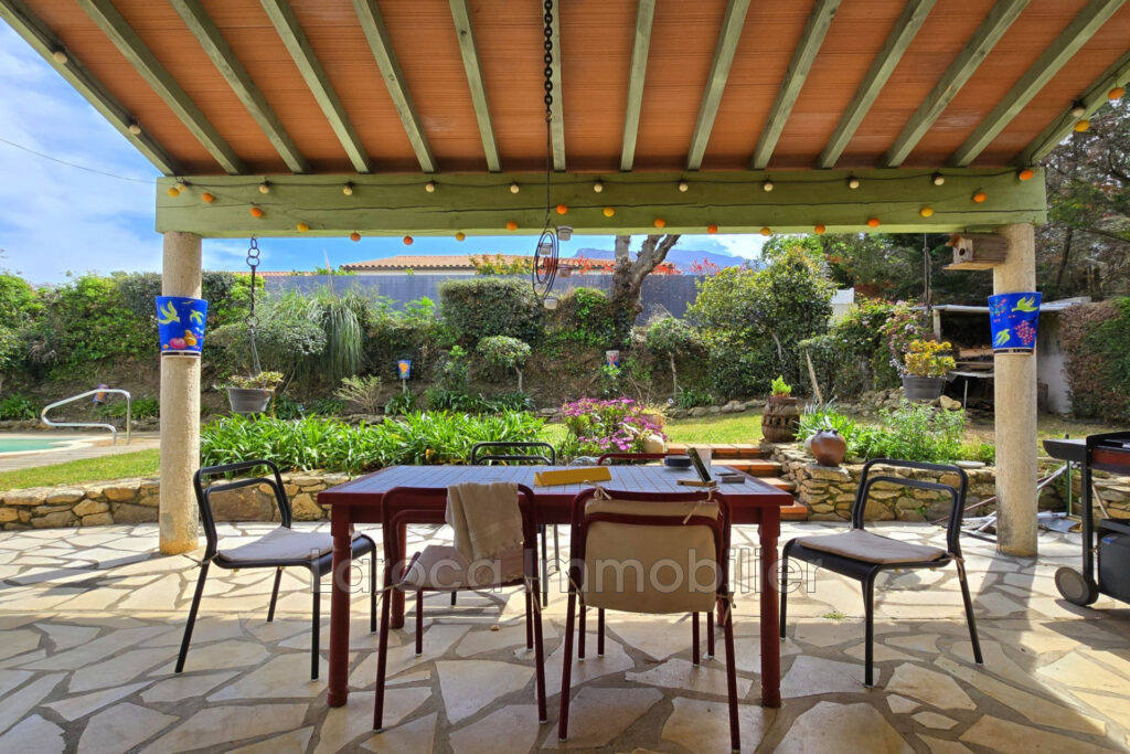 Achat villa à Laroque des Albères – 5 pièces – 3 chambres – 124.00 m²