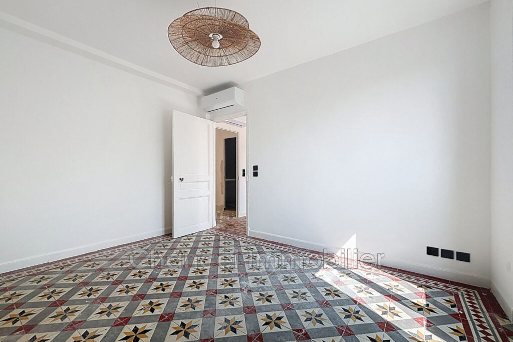 vente maison de ville 6 Pièce(s) – 6 pièces – 6 chambres – 221.36 m²