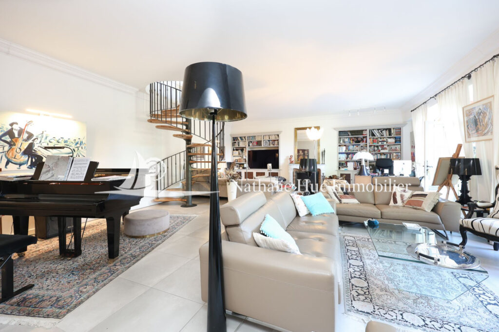 vente mas 5 Pièce(s) – 5 pièces – 4 chambres – 250.00 m²