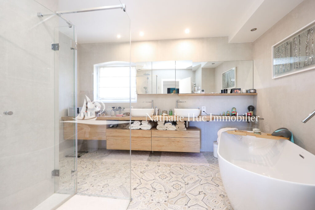 vente mas 5 Pièce(s) – 5 pièces – 4 chambres – 250.00 m²