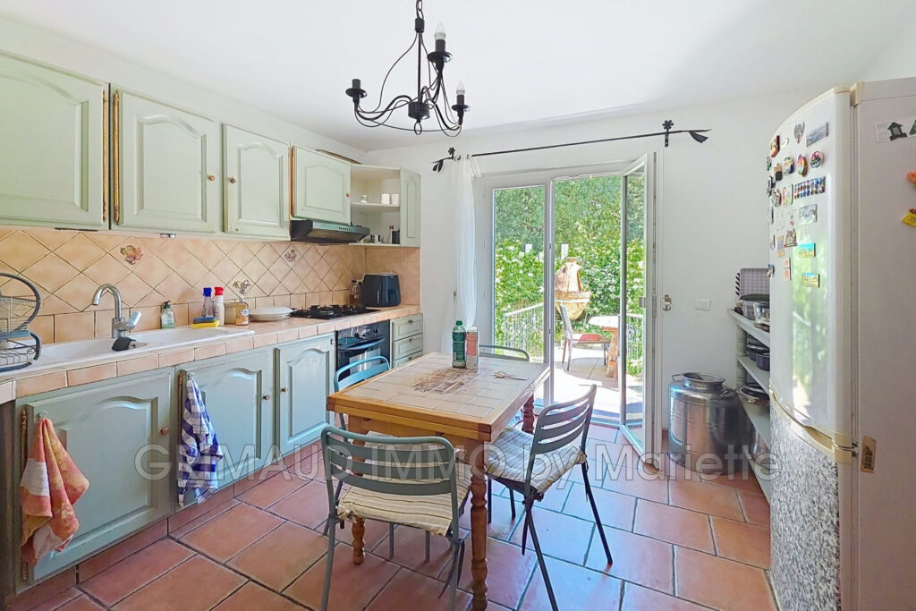 belle maison a pied du village Grimaud – 5 pièces – 4 chambres – 110.00 m²