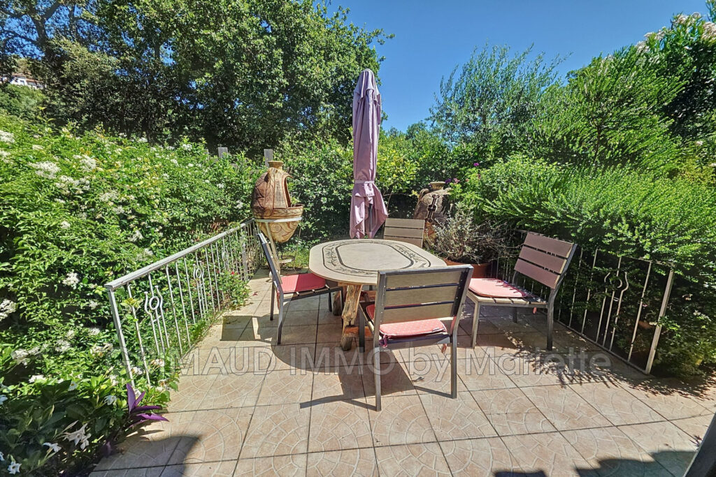 belle maison a pied du village Grimaud – 5 pièces – 4 chambres – 110.00 m²