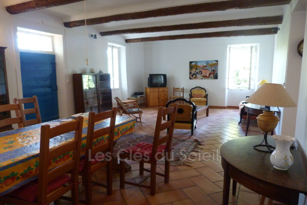 BRAS  Bastide Provençale T6 sur 18 hectares – Vue panoramique – 6 pièces – 5 chambres – 174.00 m²