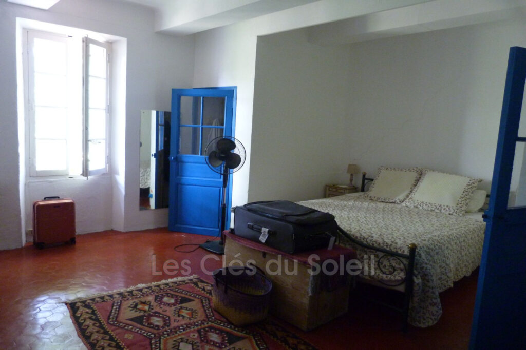 BRAS  Bastide Provençale T6 sur 18 hectares – Vue panoramique – 6 pièces – 5 chambres – 174.00 m²