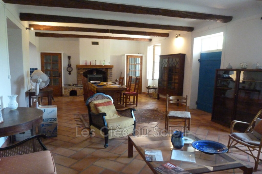 BRAS  Bastide Provençale T6 sur 18 hectares – Vue panoramique – 6 pièces – 5 chambres – 174.00 m²