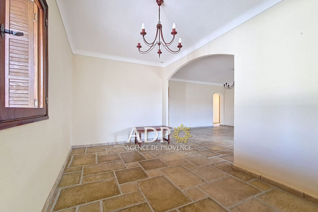 vente appartement 6 Pièce(s) – 6 pièces – 4 chambres – 142.00 m²