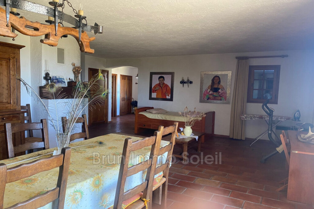 vente maison 7 Pièce(s) – 7 pièces – 4 chambres – 193.00 m²