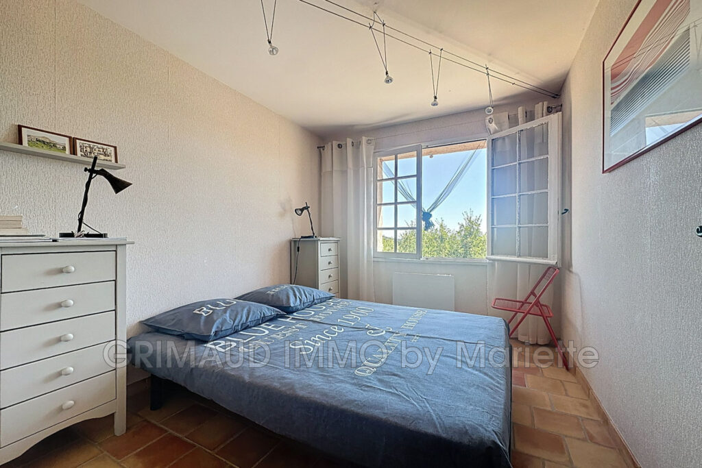 À deux pas du village, maison avec vue panoramique sur la mer  – 4 pièces – 3 chambres – 107.00 m²