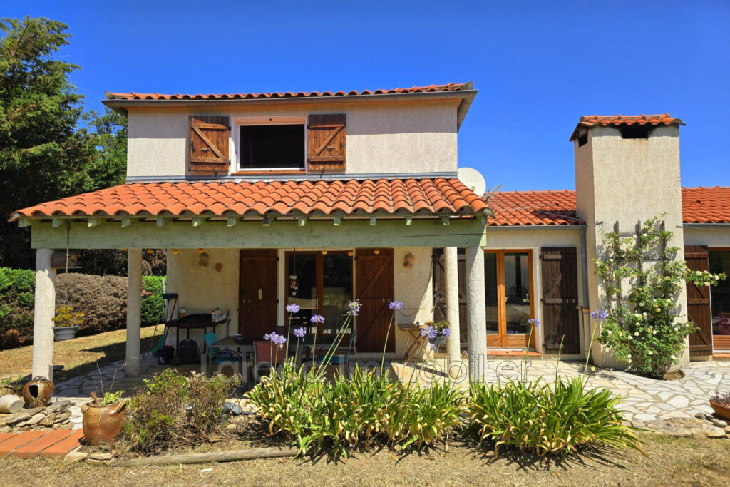 Achat villa à Laroque des Albères – 5 pièces – 3 chambres – 124.00 m²