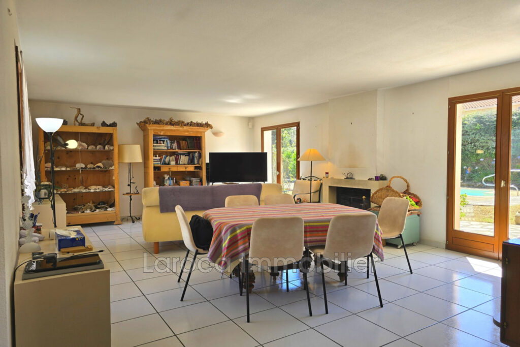 Achat villa à Laroque des Albères – 5 pièces – 3 chambres – 124.00 m²