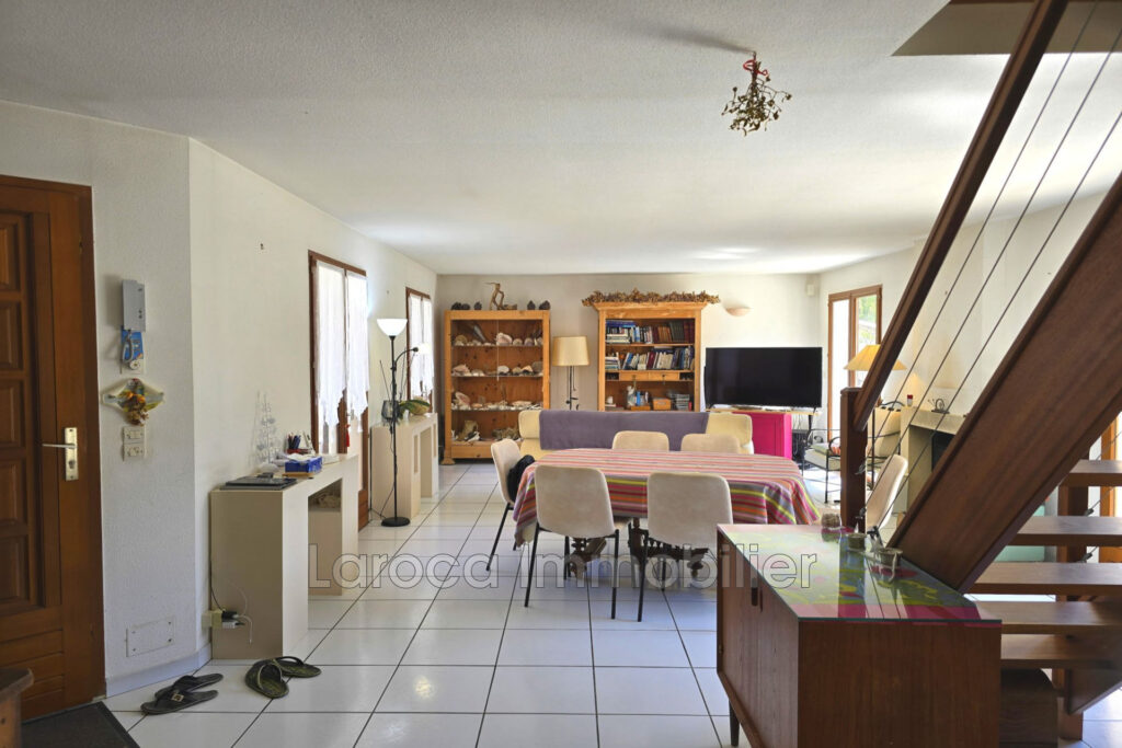 Achat villa à Laroque des Albères – 5 pièces – 3 chambres – 124.00 m²