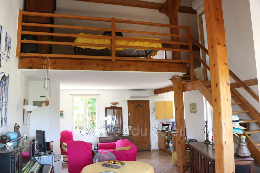 Maison de village à 500 m de la plage de l’Almanarre et à 2 pa – 4 pièces – 3 chambres – 91.80 m²
