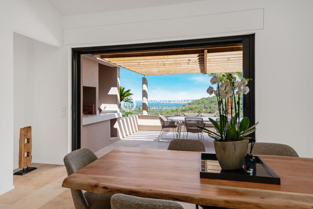 Superbe villa 330m2 5 chambres + studio – Vue panoramique mer  – 7 pièces – 6 chambres – 4  – 330.00 m²