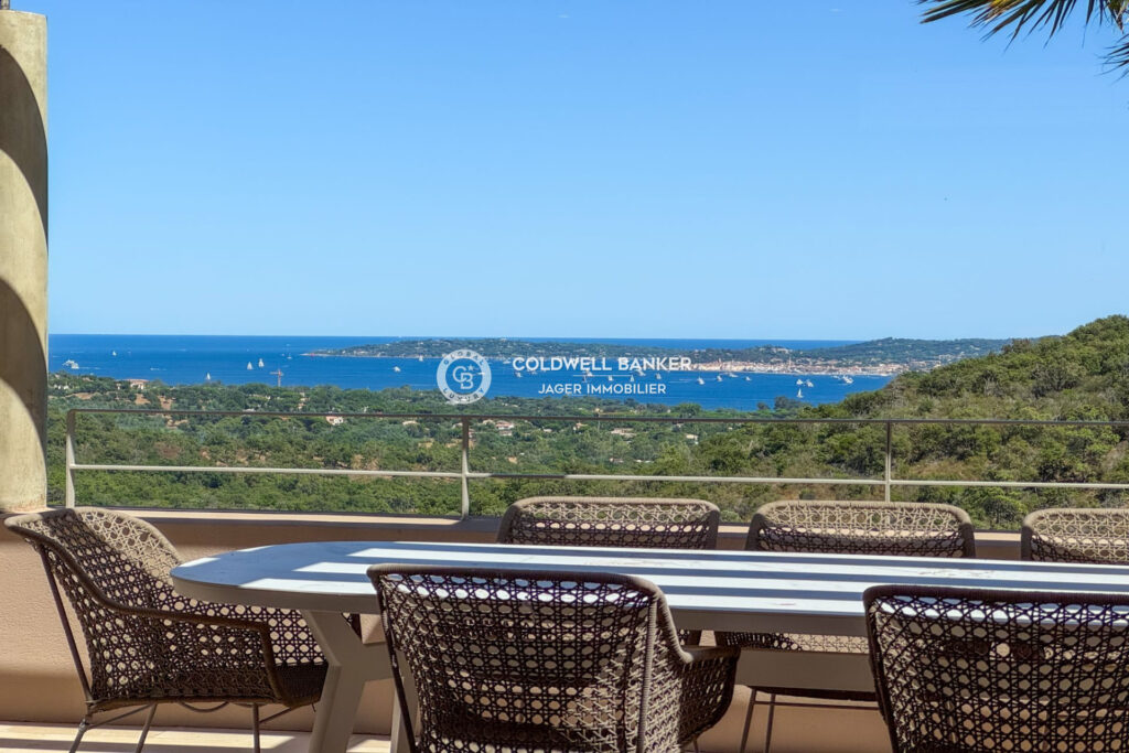 Superbe villa 330m2 5 chambres + studio – Vue panoramique mer  – 7 pièces – 6 chambres – 4  – 330.00 m²