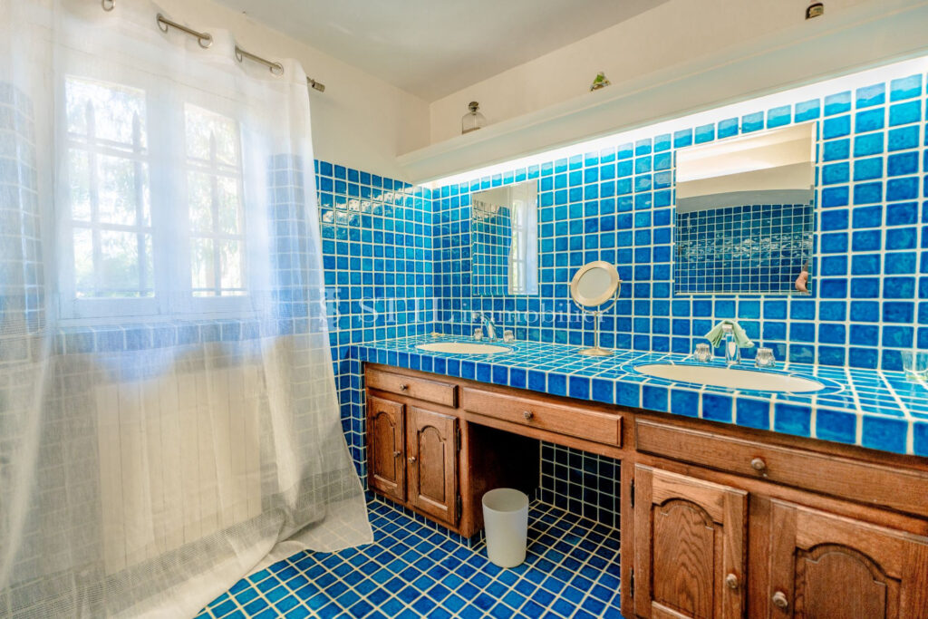 location saisonnière maison 6 Pièce(s) – 6 pièces – 4 chambres – 203.00 m²