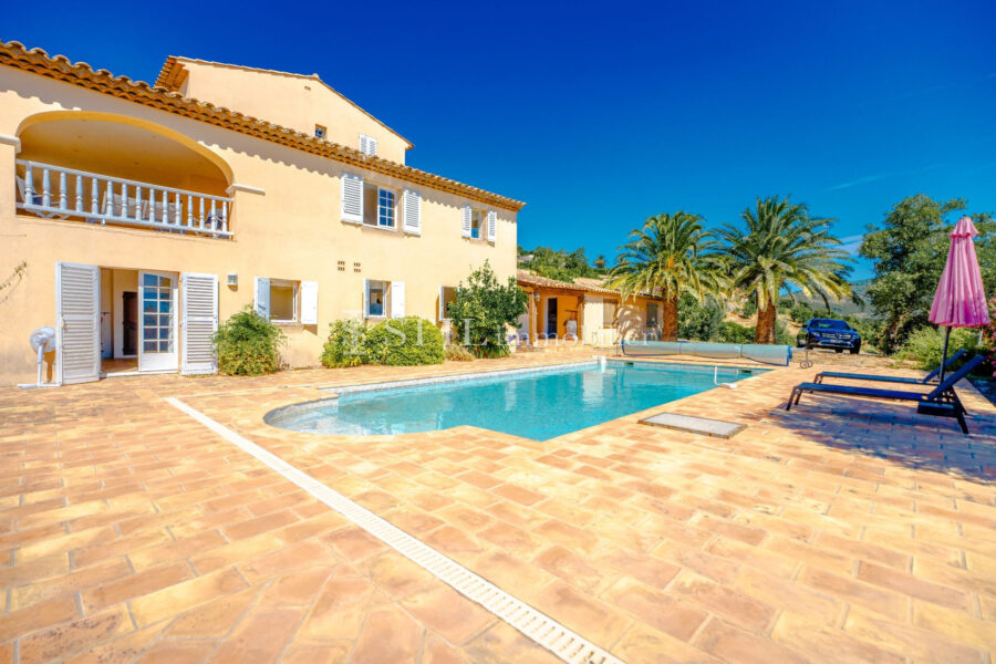 Maison à louer à Sainte-Maxime