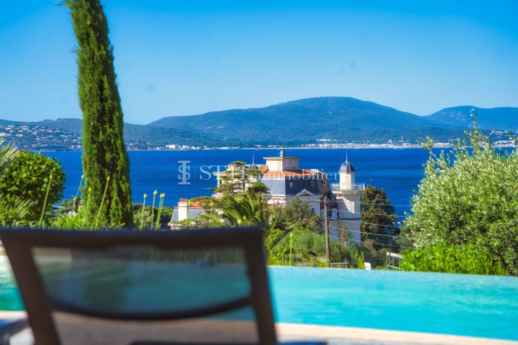 location saisonnière villa 8 Pièce(s) – 8 pièces – 5 chambres – 250.00 m²