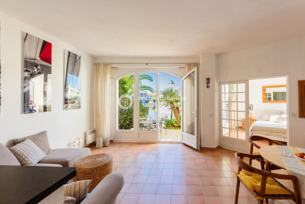 Appartement avec terrasse et amarrage – 3 pièces – 2 chambres – 66.00 m²