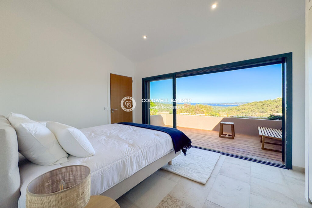 Superbe villa 330m2 5 chambres + studio – Vue panoramique mer  – 7 pièces – 6 chambres – 4  – 330.00 m²