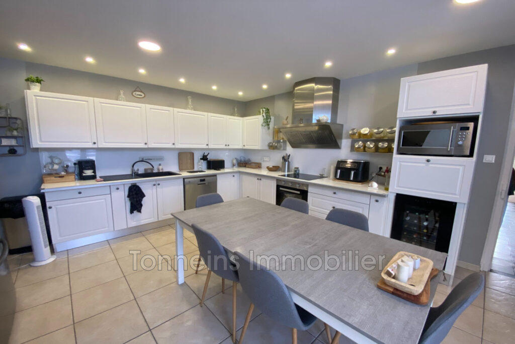 vente maison 5 Pièce(s) – 5 pièces – 3 chambres – 150.00 m²