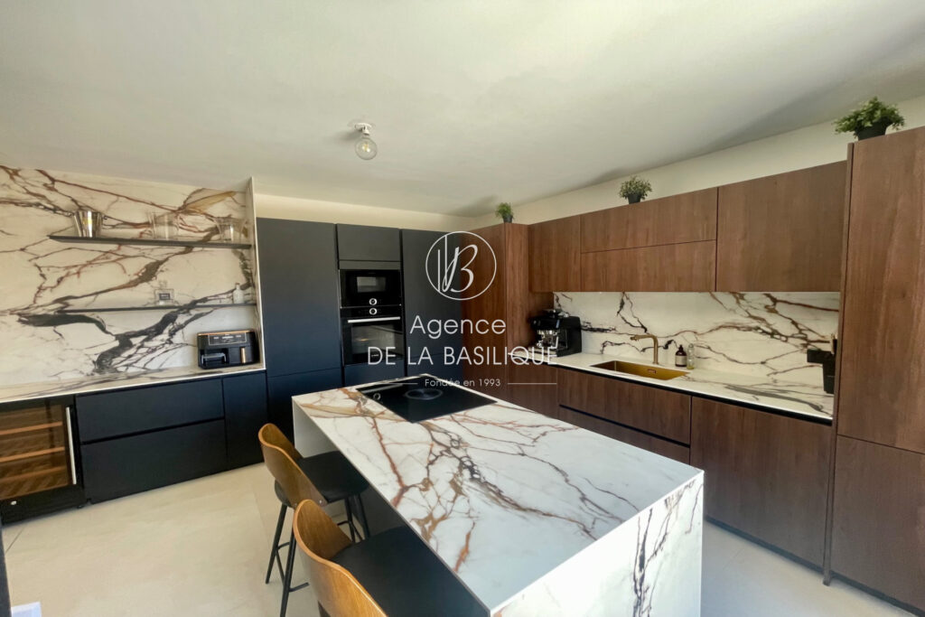 vente maison de caractère 4 Pièce(s) – 4 pièces – 3 chambres – 4  – 114.00 m²