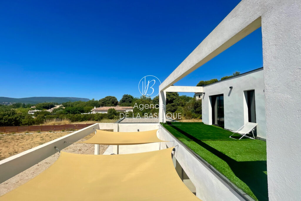 vente maison de caractère 4 Pièce(s) – 4 pièces – 3 chambres – 4  – 114.00 m²