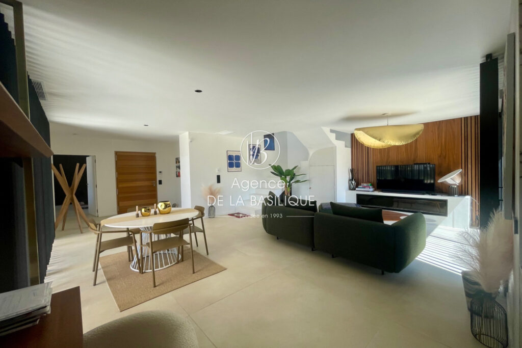 vente maison de caractère 4 Pièce(s) – 4 pièces – 3 chambres – 4  – 114.00 m²