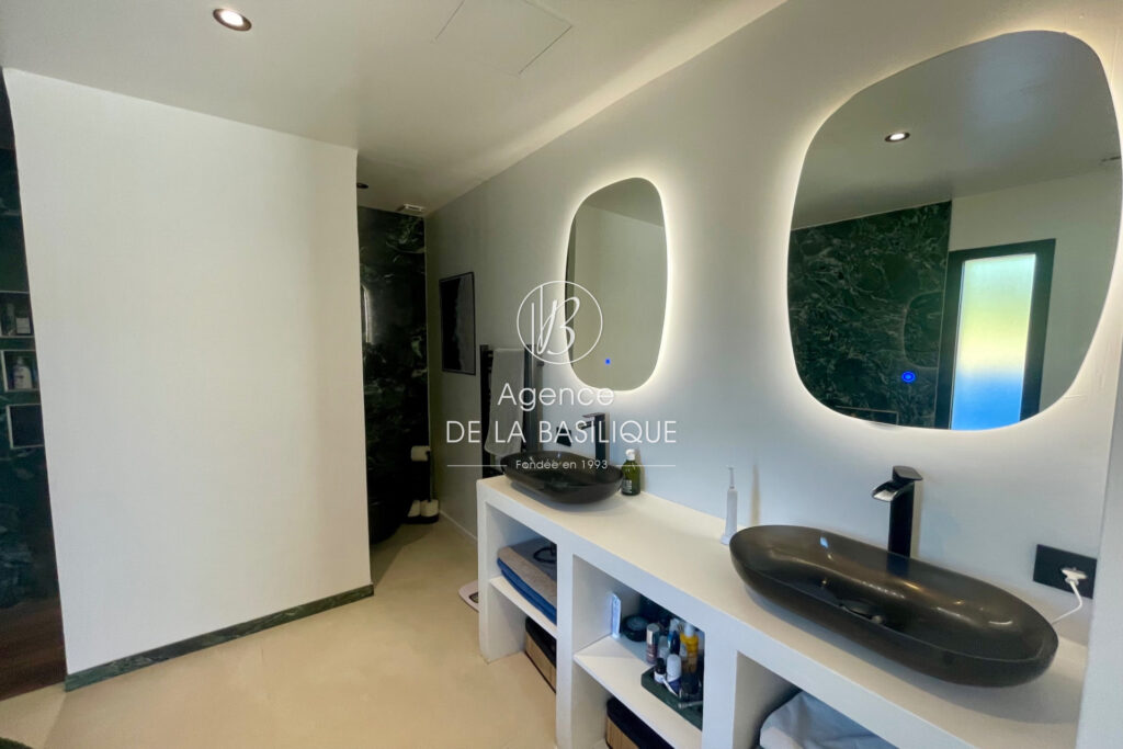 vente maison de caractère 4 Pièce(s) – 4 pièces – 3 chambres – 4  – 114.00 m²